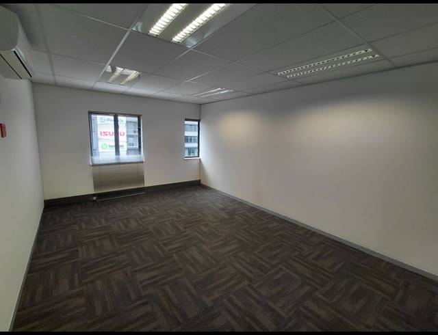 1,349M² OFFICE TO LET IN VORNA VALLEY